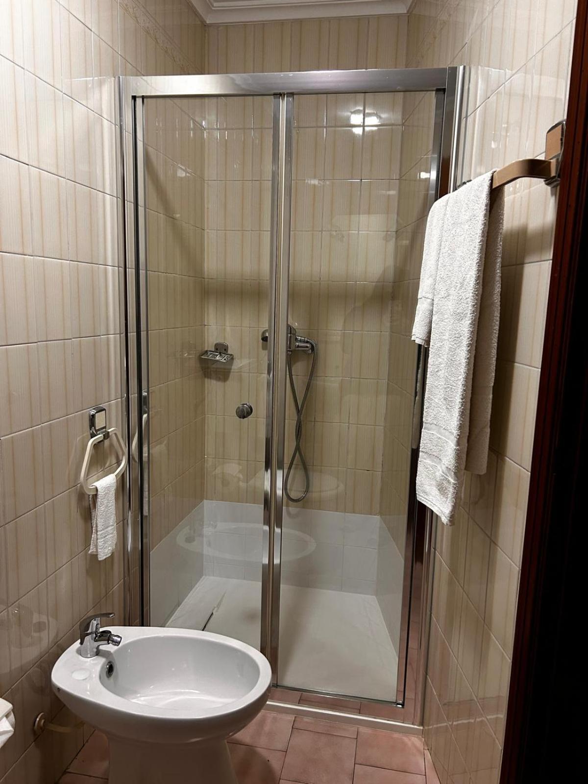 Bed and Breakfast Residencial Real - Antiga Rosas Vila Real Esterno foto