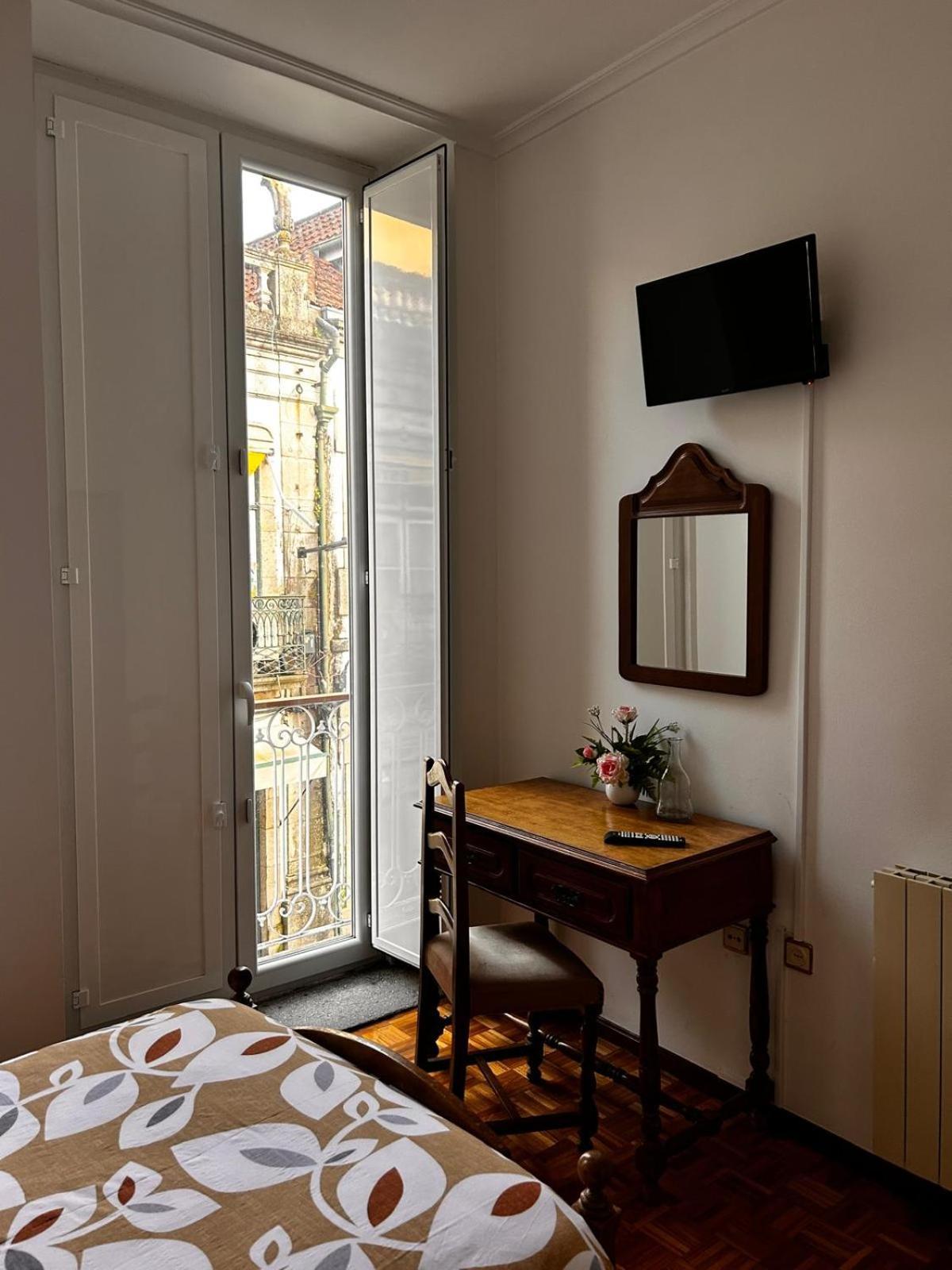 Bed and Breakfast Residencial Real - Antiga Rosas Vila Real Esterno foto
